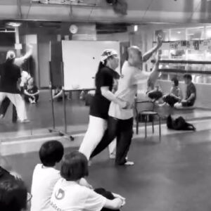 歩くを変えるコツは歩き方の形を変える