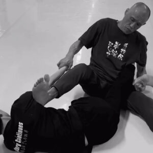 縮まった関節は動きを 縮めて動かすと 油を刺すように緩む